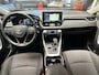 Toyota RAV4 2.0 VVT-iE Dynamic NAVIGATIE CRUISE CONTROL CLIMATE CONTROL BLUETOOTH TELEFOON APPLE CARPLAY/ANDROID RIJSTROOKSENSOREN DODEHOEKSENSOREN ACHTERUITRIJCAMERA ZEER MOOI !! 3010