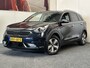 Kia Niro 1.6 GDi Plug-in Hybrid DynamicLine STOF/LEDER NAVIGATIE ADAPTIVE CRUISE CONTROL CLIMATE CONTROL KEYLESS GO APPLE CARPLAY/ANDROID RIJSTROOKSENSOREN ACHTERUITRIJCAMERA ZEER MOOI !! 3010
