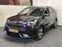 Kia Niro 1.6 GDi Plug-in Hybrid DynamicLine STOF/LEDER NAVIGATIE ADAPTIVE CRUISE CONTROL CLIMATE CONTROL KEYLESS GO APPLE CARPLAY/ANDROID RIJSTROOKSENSOREN ACHTERUITRIJCAMERA ZEER MOOI !! 3010