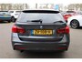 BMW 3-Serie Touring 318i M Sport Corporate Lease CAMERA LEER+STOELVERWARMING DAB NAVI LED ZWARTE-HEMEL PANO/OPEN-DAK 19"LMV ELEK.LAADKLEP CRUISE NAP ENZ.