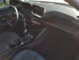 Peugeot 2008 ALLURE 1.2 Puretech 100pk Navigatie | Achteruitrijcamera | Apple Carplay & Android Auto | Cruise & Climate | Parkeersensoren voor&achter | BT | LMV