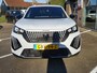 Peugeot 2008 ALLURE 1.2 Puretech 100pk Navigatie | Achteruitrijcamera | Apple Carplay & Android Auto | Cruise & Climate | Parkeersensoren voor&achter | BT | LMV