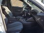 Peugeot 2008 ALLURE 1.2 Puretech 100pk Navigatie | Achteruitrijcamera | Apple Carplay & Android Auto | Cruise & Climate | Parkeersensoren voor&achter | BT | LMV