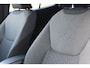 Toyota Yaris Cross 1.5 Hybrid Dynamic | Achteruitrijcamera | Parkeersensoren V+A | Keyless entry/start | Stoelverwarming | Cruise controle | Navigatie | Lane assist | Apple CarPlay/Android Auto | Zwarte hemelbekleding | Climate controle | 17 Inch LMV |