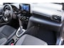Toyota Yaris Cross 1.5 Hybrid Dynamic | Achteruitrijcamera | Parkeersensoren V+A | Keyless entry/start | Stoelverwarming | Cruise controle | Navigatie | Lane assist | Apple CarPlay/Android Auto | Zwarte hemelbekleding | Climate controle | 17 Inch LMV |