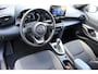 Toyota Yaris Cross 1.5 Hybrid Dynamic | Achteruitrijcamera | Parkeersensoren V+A | Keyless entry/start | Stoelverwarming | Cruise controle | Navigatie | Lane assist | Apple CarPlay/Android Auto | Zwarte hemelbekleding | Climate controle | 17 Inch LMV |