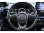 Toyota Yaris Cross 1.5 Hybrid Dynamic | Achteruitrijcamera | Parkeersensoren V+A | Keyless entry/start | Stoelverwarming | Cruise controle | Navigatie | Lane assist | Apple CarPlay/Android Auto | Zwarte hemelbekleding | Climate controle | 17 Inch LMV |