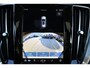 Volvo V60 B3 Essential Edition - IntelliSafe Assist & Surround - Parkeercamera achter - Verwarmde voorstoelen, stuur & achterbank - Parkeersensoren voor & achter - Draadloze tel. lader - High Performance audio - Elektr. inklapbare trekhaak - 18' LMV