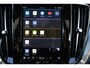 Volvo V60 B3 Essential Edition - IntelliSafe Assist & Surround - Parkeercamera achter - Verwarmde voorstoelen, stuur & achterbank - Parkeersensoren voor & achter - Draadloze tel. lader - High Performance audio - Elektr. inklapbare trekhaak - 18' LMV