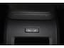 Volvo V60 B3 Essential Edition - IntelliSafe Assist & Surround - Parkeercamera achter - Verwarmde voorstoelen, stuur & achterbank - Parkeersensoren voor & achter - Draadloze tel. lader - High Performance audio - Elektr. inklapbare trekhaak - 18' LMV