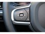 Volvo V60 B3 Essential Edition - IntelliSafe Assist & Surround - Parkeercamera achter - Verwarmde voorstoelen, stuur & achterbank - Parkeersensoren voor & achter - Draadloze tel. lader - High Performance audio - Elektr. inklapbare trekhaak - 18' LMV