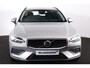 Volvo V60 B3 Essential Edition - IntelliSafe Assist & Surround - Parkeercamera achter - Verwarmde voorstoelen, stuur & achterbank - Parkeersensoren voor & achter - Draadloze tel. lader - High Performance audio - Elektr. inklapbare trekhaak - 18' LMV