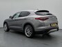 Alfa Romeo Stelvio First Edition 280 pk Automaat | Navigatie | Achteruitrijcamera | Lederen Bekleding | Voorstoelen Verwarmd | Bi-Xenon Koplampen | Keyless Entry/Start | Dodehoek Detectie | Premium Audio | 20" Lichtmetalen Velgen | Apple Carplay/Android Auto |