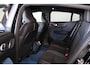 Volvo C40 Recharge Twin Ultimate 78 kWh - Panoramadak - IntelliSafe Assist & Surround - 360º Camera - Verwarmde voorstoelen & stuur - Parkeersensoren voor & achter - Elektr. bedienb. voorstoelen met geheugen links - Draadloze tel. lader - Warmtepomp - Extra getint glas - Elektr. inklapbare trekhaak - 20' LMV