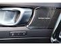 Volvo C40 Recharge Twin Ultimate 78 kWh - Panoramadak - IntelliSafe Assist & Surround - 360º Camera - Verwarmde voorstoelen & stuur - Parkeersensoren voor & achter - Elektr. bedienb. voorstoelen met geheugen links - Draadloze tel. lader - Warmtepomp - Extra getint glas - Elektr. inklapbare trekhaak - 20' LMV
