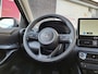 Toyota Yaris 1.5 HYBRID 115 DYNAMIC APPLE/ANDROID LED CAMERA NAVI STUUR- & STOELVERW. 16"LM-VELGEN P-SENSOREN