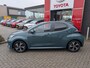 Toyota Yaris 1.5 HYBRID 115 DYNAMIC LED CAMERA NAVI STUUR- & STOELVERW. 16"LM-VELGEN P-SENSOREN