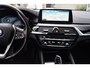 BMW 5-Serie Touring 530i xDrive High Executive Edition Autom Panodak Luxe Leder Luchtvering Navi Camera Clima Adaptieve Cruise ENZ