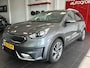 Kia Niro 1.6 GDi Hybrid Edition Schuif-/kanteldak, navigatie, Apple CarPlay/Android Auto, stoel- & stuurverwraming, achteruitrij camera, parkeersensoren, adaptieve cruise control,