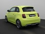 Abarth 500e Abarth Scorpionissima 42 kWh | Navigatie | Climate Controle | Cruise Controle | Camera | Parkeersensoren | Panoramadak | LMV 18" |