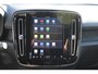 Volvo XC40 Single Motor Extended Range Plus 82 kWh, Achteruitrijcamera, Elektrisch bedienbare achterklep, Apple Carplay, Android Auto, Semi elektrische trekhaak, Google Services, Stoelverwarming, Stuurwielverwarming, Adaptieve Cruise Control
