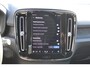 Volvo XC40 Single Motor Extended Range Plus 82 kWh, Achteruitrijcamera, Elektrisch bedienbare achterklep, Apple Carplay, Android Auto, Semi elektrische trekhaak, Google Services, Stoelverwarming, Stuurwielverwarming, Adaptieve Cruise Control