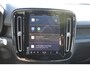 Volvo XC40 Single Motor Extended Range Plus 82 kWh, Achteruitrijcamera, Elektrisch bedienbare achterklep, Apple Carplay, Android Auto, Semi elektrische trekhaak, Google Services, Stoelverwarming, Stuurwielverwarming, Adaptieve Cruise Control