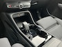 Volvo XC40 Single Motor Extended Range Plus | Achteruitrijcamera | Cruise control adaptief met Stop&Go en stuurhulp | Dodehoekdetectie met correctie