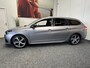 Peugeot 308 SW 1.2 PURE TECH GT PANORAMADAK NAVIGATIE CRUISE CONTROL APPLE CARPLAY/ANDROID RIJSTROOKSENSOREN DODEHOEKSENSOREN ACHTERUITRIJCAMERA ZEER MOOI !! Brgl