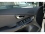 Volvo V40 T3 Dynamic Editon | Cruise Control | Stoelverwarming | Full-LED | Navigatie | 17-Inch | Parkeerhulp
