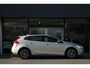 Volvo V40 T3 Dynamic Editon | Cruise Control | Stoelverwarming | Full-LED | Navigatie | 17-Inch | Parkeerhulp