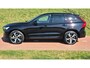 Volvo XC60 2.0 T8 PHEV AWD Ultra Dark Bowers Wilkins Audio - Luchtvering - Trekhaak - 360 Camera - Privacy en geluidsisolerend glas - 21 Inch Velgen - Alarm - Massage functie voorstoelen - Stoel ventilatie