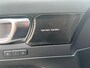 Volvo XC40 2.0 T5 AWD Intro Edition | Schuif/kantel panoramadak | Keyless entry/start | Harman/kardon | Trekhaak | Stoel/stuur verwarming | Standkachel | Volvo on Call |