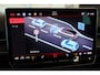 Volkswagen ID.7 Tourer Pro S Business 86 kWh 286PK / 210kW, Warmtepomp, LED Matrix (IQ.Lights), dodehoeksensor (side assist), voorstoelen verwarmbaar, stuurwiel verwarmbaar, travel assist (rij-assistent), adaptieve cruise control (acc), elektrisch verstelbare ErgoActive bestuurdersstoel met massagefunctie, draadloos telefoon laden, rondomzichtcamera (area view), parkeersensoren voor en achter (pdc), 3-zone climatronic, keyless entry, Apple Carplay / Android Auto, DAB+, elektrische achterklep, multifunctioneel lederen stuurwiel etc.