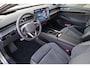 Volkswagen ID.7 Tourer Pro S Business 86 kWh 286PK / 210kW, Warmtepomp, LED Matrix (IQ.Lights), dodehoeksensor (side assist), voorstoelen verwarmbaar, stuurwiel verwarmbaar, travel assist (rij-assistent), adaptieve cruise control (acc), elektrisch verstelbare ErgoActive bestuurdersstoel met massagefunctie, draadloos telefoon laden, rondomzichtcamera (area view), parkeersensoren voor en achter (pdc), 3-zone climatronic, keyless entry, Apple Carplay / Android Auto, DAB+, elektrische achterklep, multifunctioneel lederen stuurwiel etc.