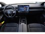 Volkswagen ID.7 Tourer Pro S Business 86 kWh 286PK / 210kW, Warmtepomp, LED Matrix (IQ.Lights), dodehoeksensor (side assist), voorstoelen verwarmbaar, stuurwiel verwarmbaar, travel assist (rij-assistent), adaptieve cruise control (acc), elektrisch verstelbare ErgoActive bestuurdersstoel met massagefunctie, draadloos telefoon laden, rondomzichtcamera (area view), parkeersensoren voor en achter (pdc), 3-zone climatronic, keyless entry, Apple Carplay / Android Auto, DAB+, elektrische achterklep, multifunctioneel lederen stuurwiel etc.