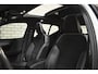 Volvo XC40 T5 262PK R-Design | Trekhaak | Schuifdak | BLIS | Pilot Assist |