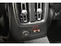 Volvo XC40 T5 262PK R-Design | Trekhaak | Schuifdak | BLIS | Pilot Assist |