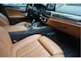 BMW 5-Serie Touring 530i High Executive Sport Line (bomvol) Panoramadak | Sfeer verlichting | Adaptieve cruise | Lane departure meesturen | Head Up Display | Trekhaak | Apple Carplay | Memory | Sportzetels | BMW onderhouden