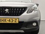 Peugeot 2008 SUV GT-Line 130 pk Automaat | Navigatie | Achteruitrijcamera | Parkeersensoren Voor en Achter | Lederen Bekleding | Sportstoelen | LED Dagrijverlichting | Climate Control | Cruise Control | 17" Lichtmetalen Velgen |