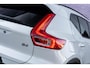 Volvo XC40 B4 Plus Black Edition | Google | Schuif-/Kanteldak | 360 Camera | Adaptieve Cruise | Getint Glas | Memory | Harman Kardon Audio | Zitverlenging | Keyless | 20" LM
