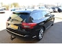 Citroën C5 Tourer 1.6 THP Collection I 155PK motor I handgeschakelde 6 bak I Lederen bekledingI Trekhaak I Allesdragers I Diverse kleine beschadigingen, maar wel een verschijning deze C5 Tourer I Zeer comfortabel vanwege de hydraulische vering