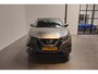 Nissan Qashqai 1.2 Business Edition Automaat - Stoelverwarming - Navi - Bose audio - Achteruitrijcamera - Sensoren voor en achter