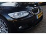 BMW 3-Serie Cabrio 325i Exclusive HANDGESCHAKELD | M-Pakket | Historie | Korall-rot Interieur | UNIEK | Facelift | Prof. Navi |