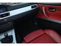 BMW 3-Serie Cabrio 325i Exclusive HANDGESCHAKELD | M-Pakket | Historie | Korall-rot Interieur | UNIEK | Facelift | Prof. Navi |