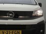 Opel Vivaro L2 145 pk | Navigatie | Achteruitrijcamera | Parkeersensoren Achter | Trekhaak | 2 Zitplaatsen Rechtsvoor | LED Dagrijverlichting | Zijschuifdeur Rechts | Airco | DAB Ontvanger | Mistlampen Voor | Apple Carplay/Android Auto |