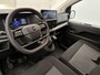 Opel Vivaro L2 145 pk | Navigatie | Achteruitrijcamera | Parkeersensoren Achter | Trekhaak | 2 Zitplaatsen Rechtsvoor | LED Dagrijverlichting | Zijschuifdeur Rechts | Airco | DAB Ontvanger | Mistlampen Voor | Apple Carplay/Android Auto |