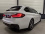 BMW 5-Serie Touring 530e xDrive M-Sport PANO/HEAD-UP/ADAPTIVE-CHASSIS/ALCANTARA/CAMERA/LIVE-COCKPIT PRO/DAB/STANDKACHEL/SHADOW-LINE/18"/RECENT OH BEURT GEHAD BIJ BMW DEALER