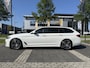 BMW 5-Serie Touring 530e xDrive M-Sport PANO/HEAD-UP/ADAPTIVE-CHASSIS/ALCANTARA/CAMERA/LIVE-COCKPIT PRO/DAB/STANDKACHEL/SHADOW-LINE/18"/RECENT OH BEURT GEHAD BIJ BMW DEALER