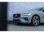 Volvo V60 T6 AWD 350 pk Recharge AWD Plus Dark Long Range | Trekhaak | Contourstoelen | 19" LM velgen | Elektr. stoelbediening | Stoel/stuurverwarming | Google Maps